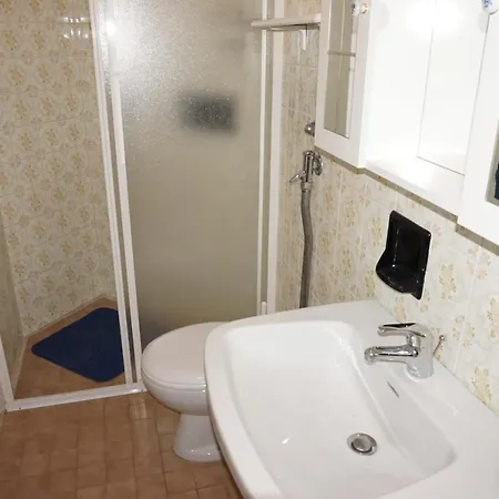 Very On The First Floor With Swimming Pool And Sea View